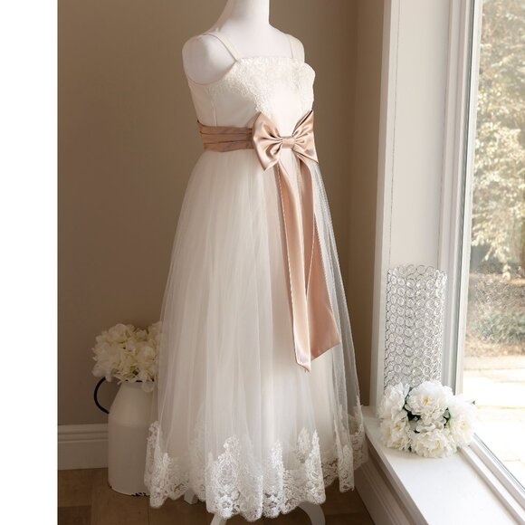 Girls Formal Ivory Tulle Embroidered Lace Champagne Bow Sash Size 14 NWT - Picture 8 of 9